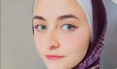 Farah Ayman, 20 years old, from Cairo, studies at the faculty of fine arts