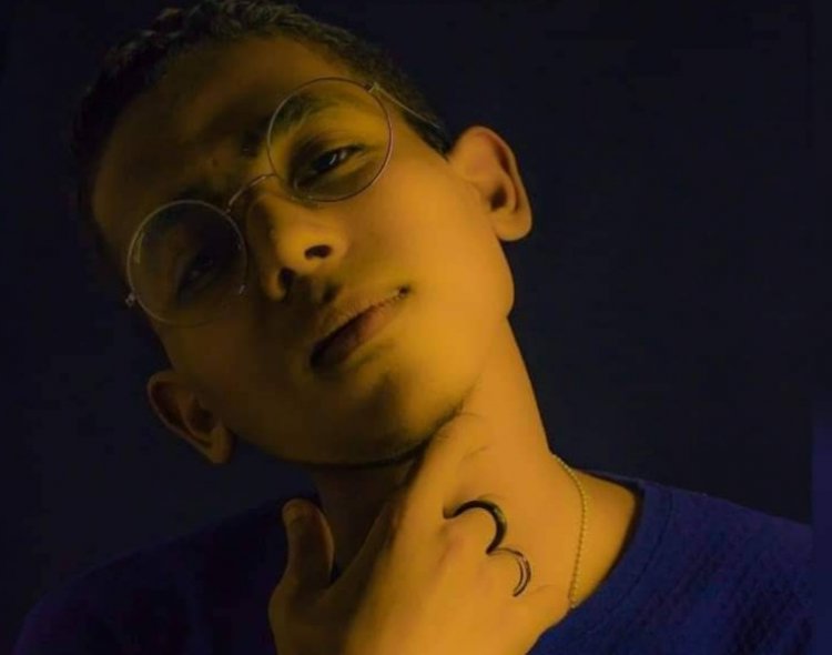 Ahmed Abo_Obyda Ebn El-Garah, 24 years old and graduated from faculty of Commerce accounting department, Ain shams University.