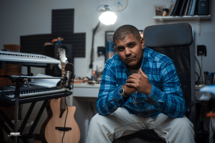 Ajnvby is an independent Hip-hop artist who looks at the music industry from a different view point. In his words "Our job as artists is to inspire people as we entertain them".