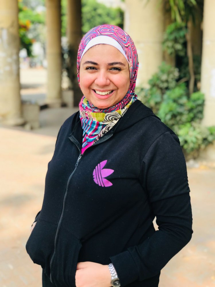 Engy Yahia, 26 years old,  she graduated from the Faculty of Commerce, Cairo University in 2018.    _ English instructor in (English_capsules).