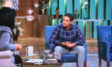 A 33-year-old Egyptian creative director who studied Psychology at Cairo University.