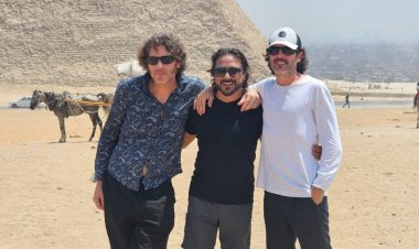 World-renowned Star Enrique Arce Visits the Pyramids and Al Moez Street in Cairo